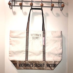 VICTORIAS SECRET GLITTERING TOTE BAG- NWT
